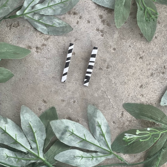 Hair Clips - Picture 10 of 15